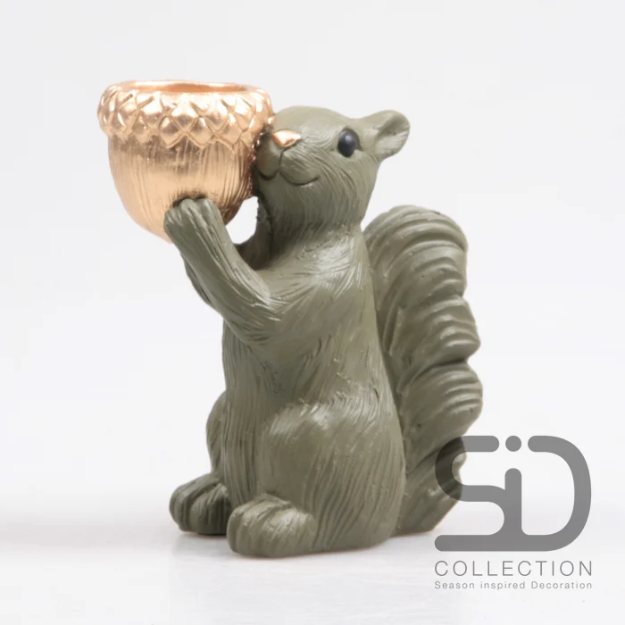 Eichhörnchen mit Wachsbehälter aus Zement, 14,5 x 8,5 x 16,3 cm, olivgrün