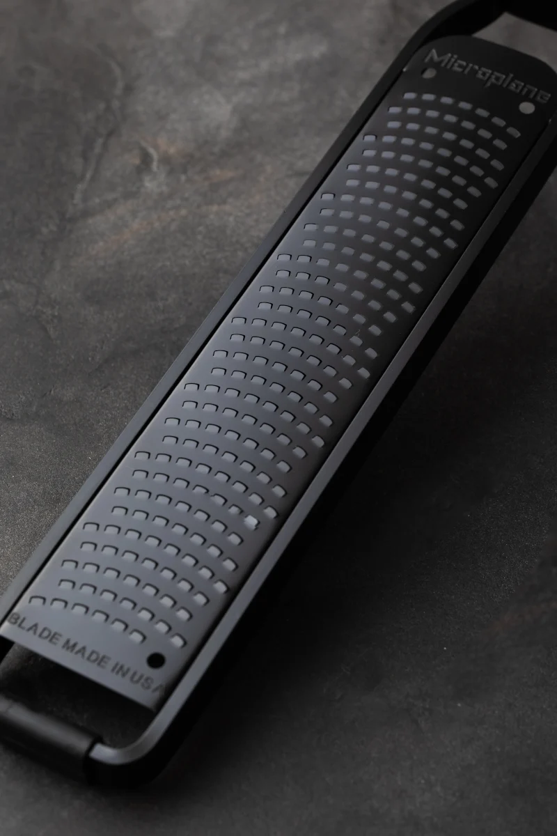 Microplane Black Sheep Serie Zester Reibe schwarz