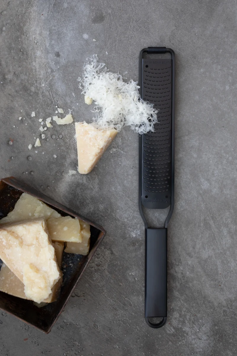 Microplane Black Sheep Serie Zester Reibe schwarz