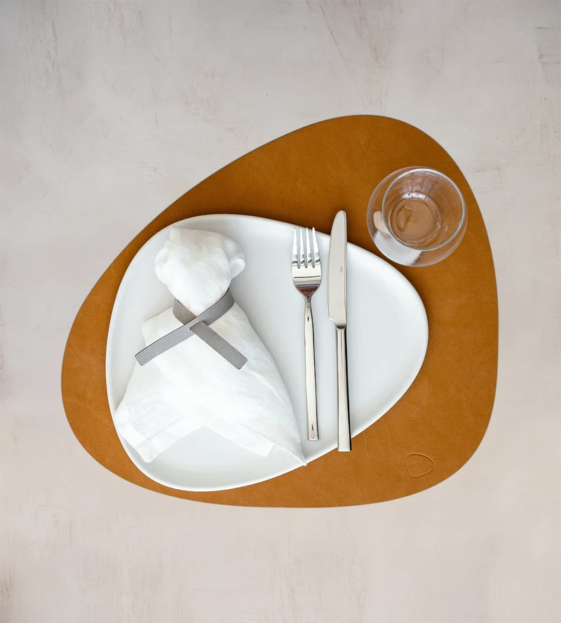 LIND DNA NUPO Tischset Curve L burned curry 37 x 44 cm