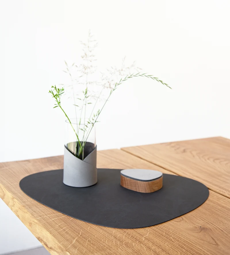 LIND DNA NUPO Tischset Curve L black 37 x 44 cm