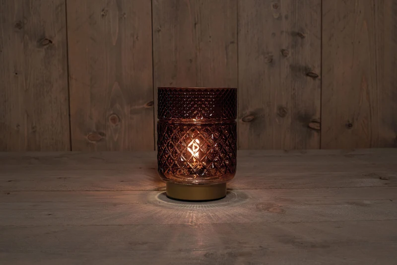 B.O. GLAS LAMPE BORDEAUX MIT GOLD FUSS 12X17,5CM - 2XAAA