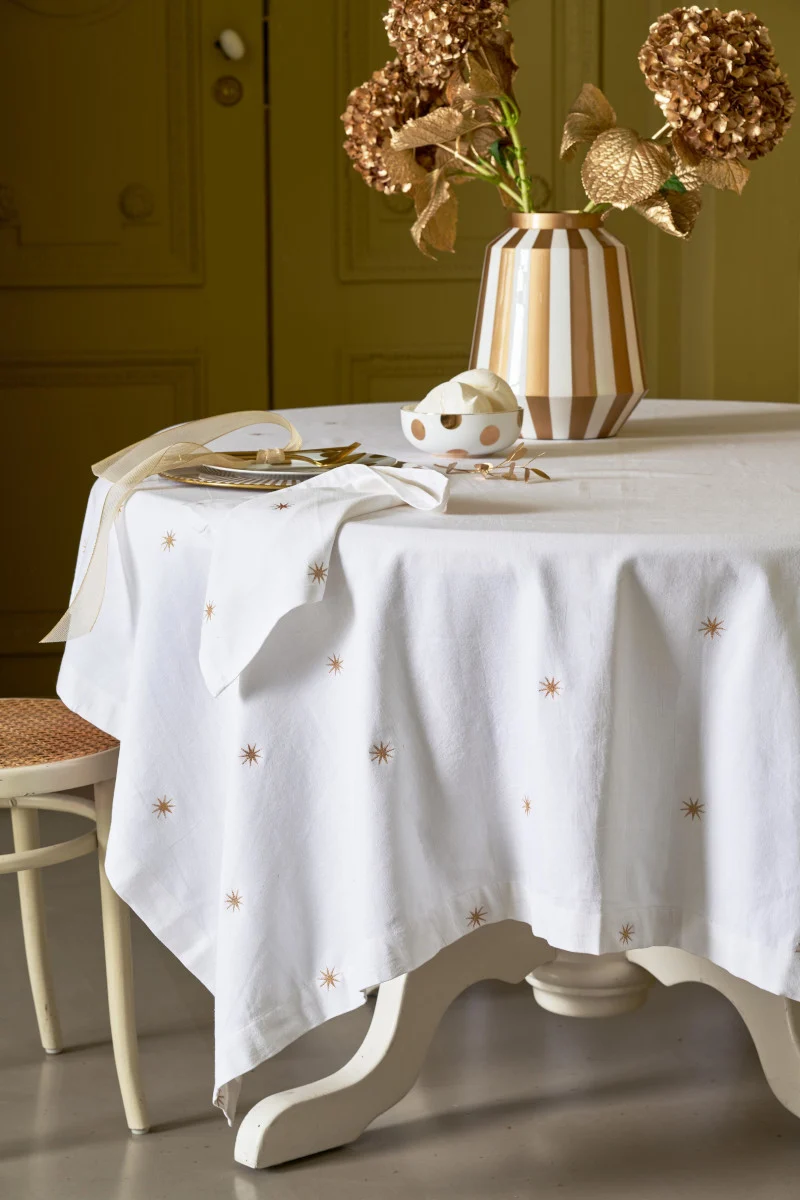 PIP STUDIO Dot Delight Tischdecke mit Stickerei Sterne gold 180x300cm