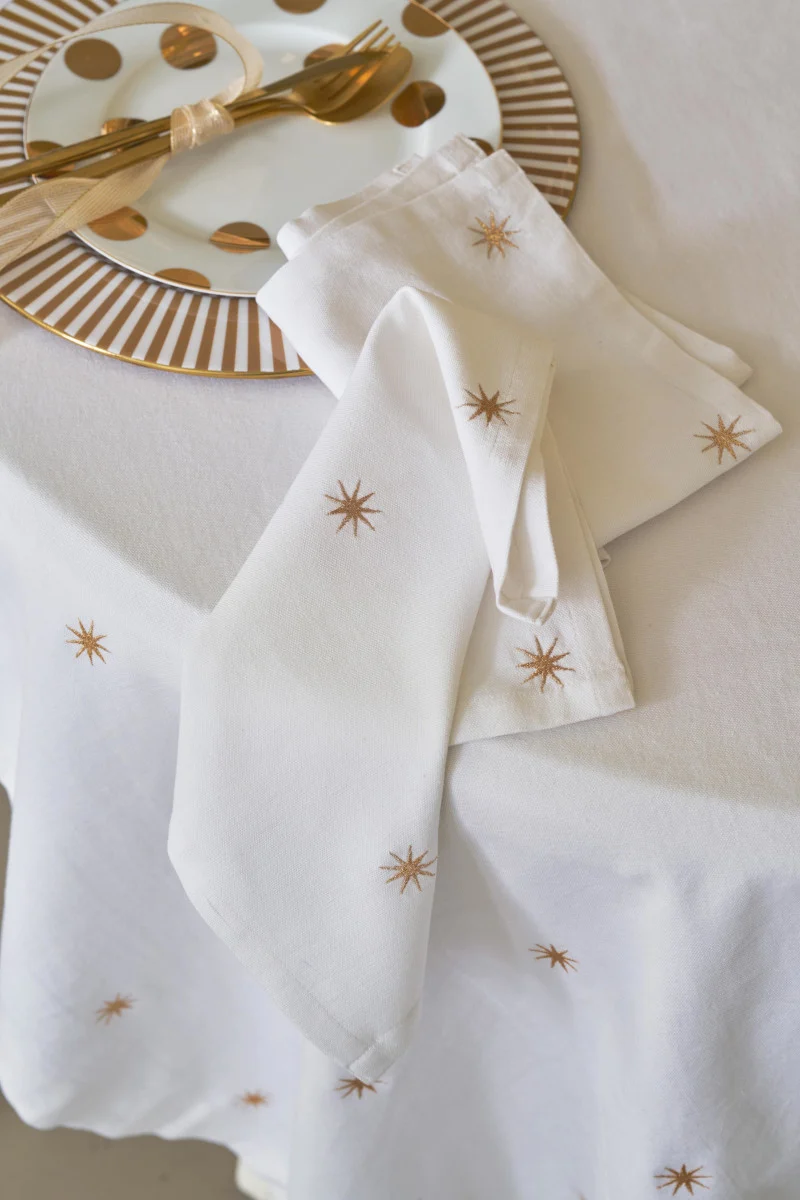 PIP STUDIO Dot Delight Tischdecke mit Stickerei Sterne gold 180x300cm