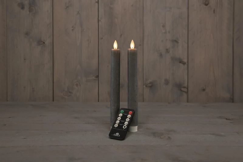 DINNERKERZE 2ER-SET GRAU RUSTIKAL WACHS 23CM BEWEGLICHE FLAMME MIT FERNBEDIENUNG 2X2AAA