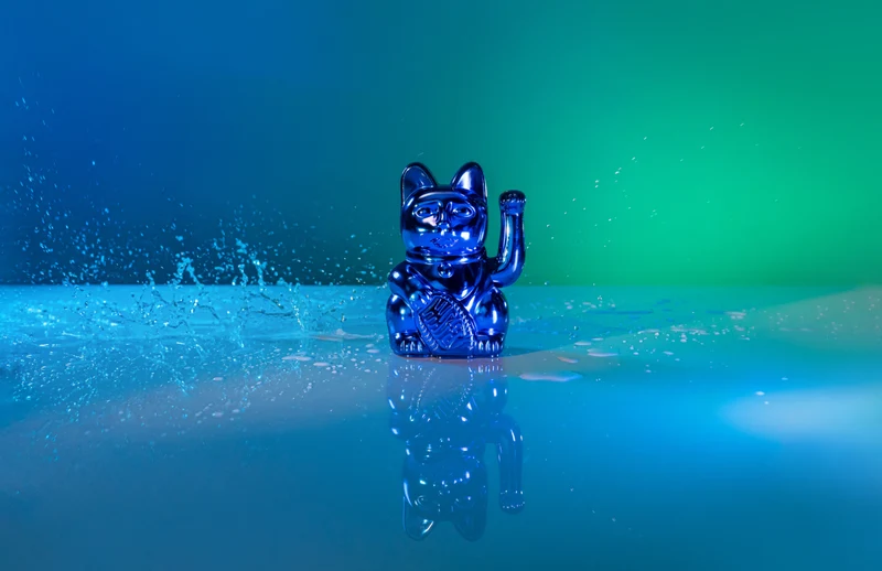 Donkey Products Lucky Cat Cosmic Winkekatze shiny blue 15cm