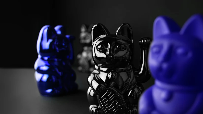 Donkey Products Lucky Cat Classic Winkekatze schwarz 15cm