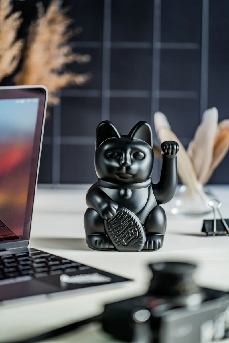 Donkey Products Lucky Cat Classic Winkekatze schwarz 15cm
