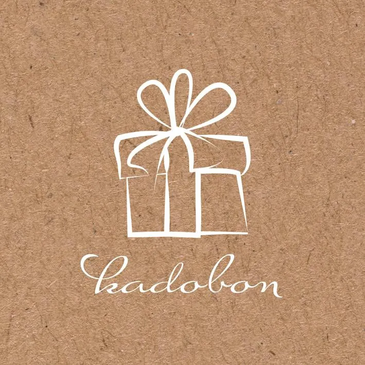 Packen Sie 12 Geschenkgutscheine ''natürlich, Geschenkgutschein'' ein.
