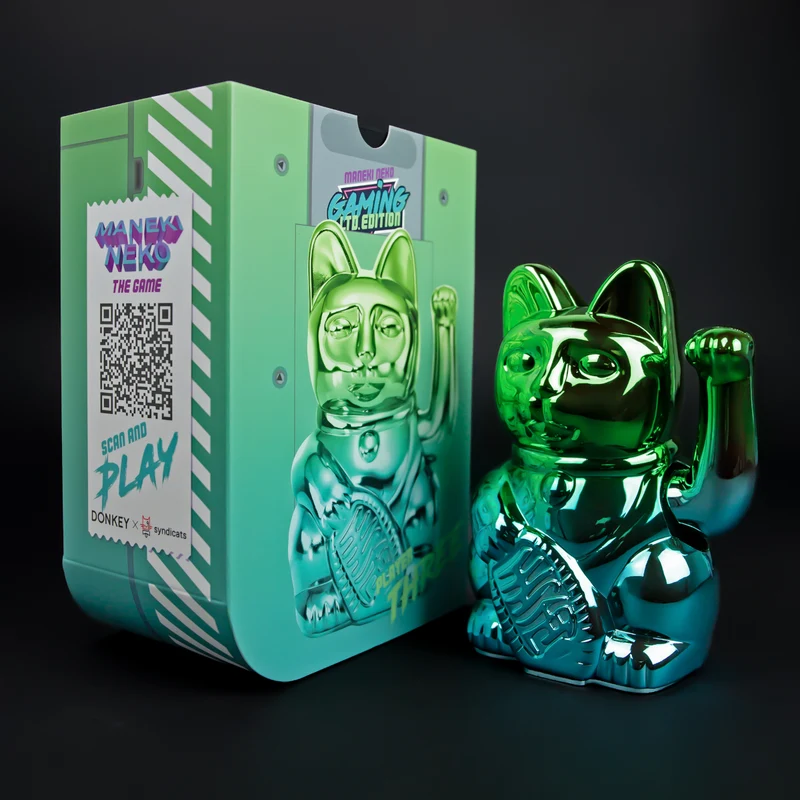 Donkey Products Lucky Cat Player Three Winkekatze shiny green/blue 15cm
