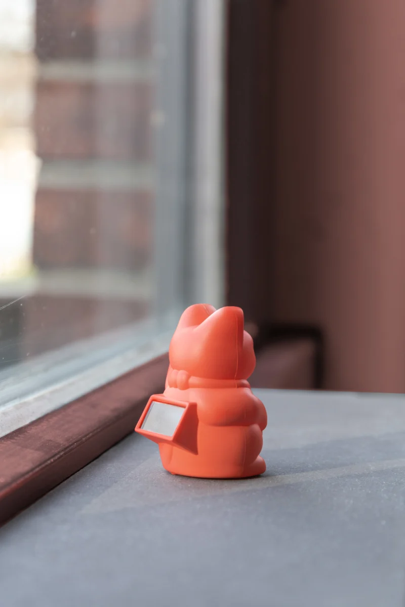 Donkey Products Lucky Cat Solar Winkekatze neon orange 6,5cm