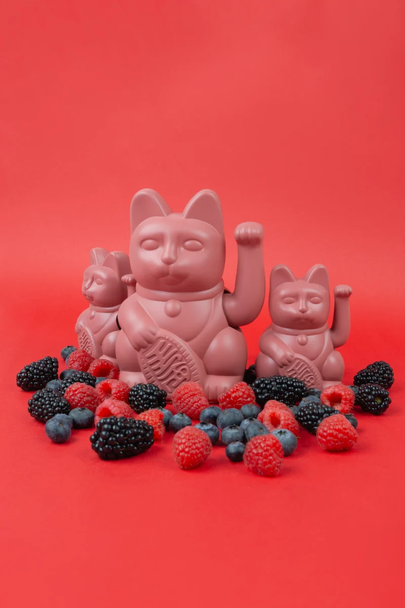 Donkey Products Lucky Cat Classic Winkekatze berry red 15cm