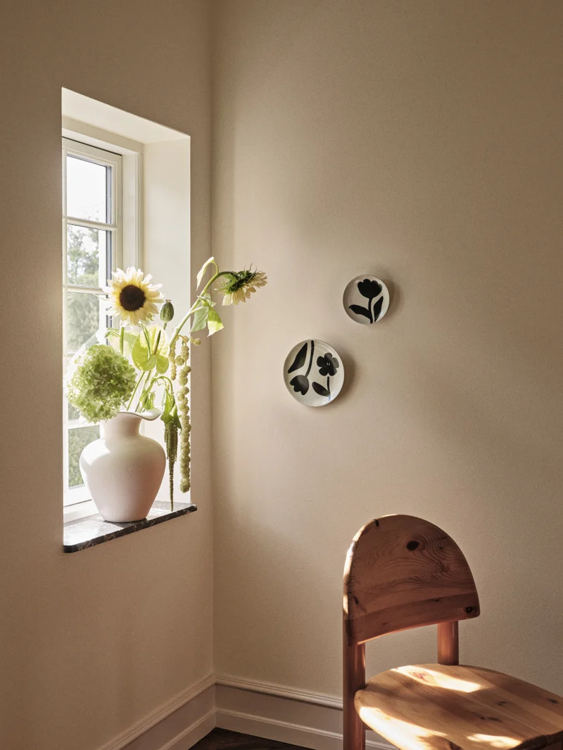 Broste Copenhagen Flora Teller black/off white white Ø20cm