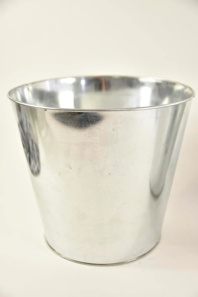 Flechtkranz grau-wash mit Zinkschale D25 H6,5cm