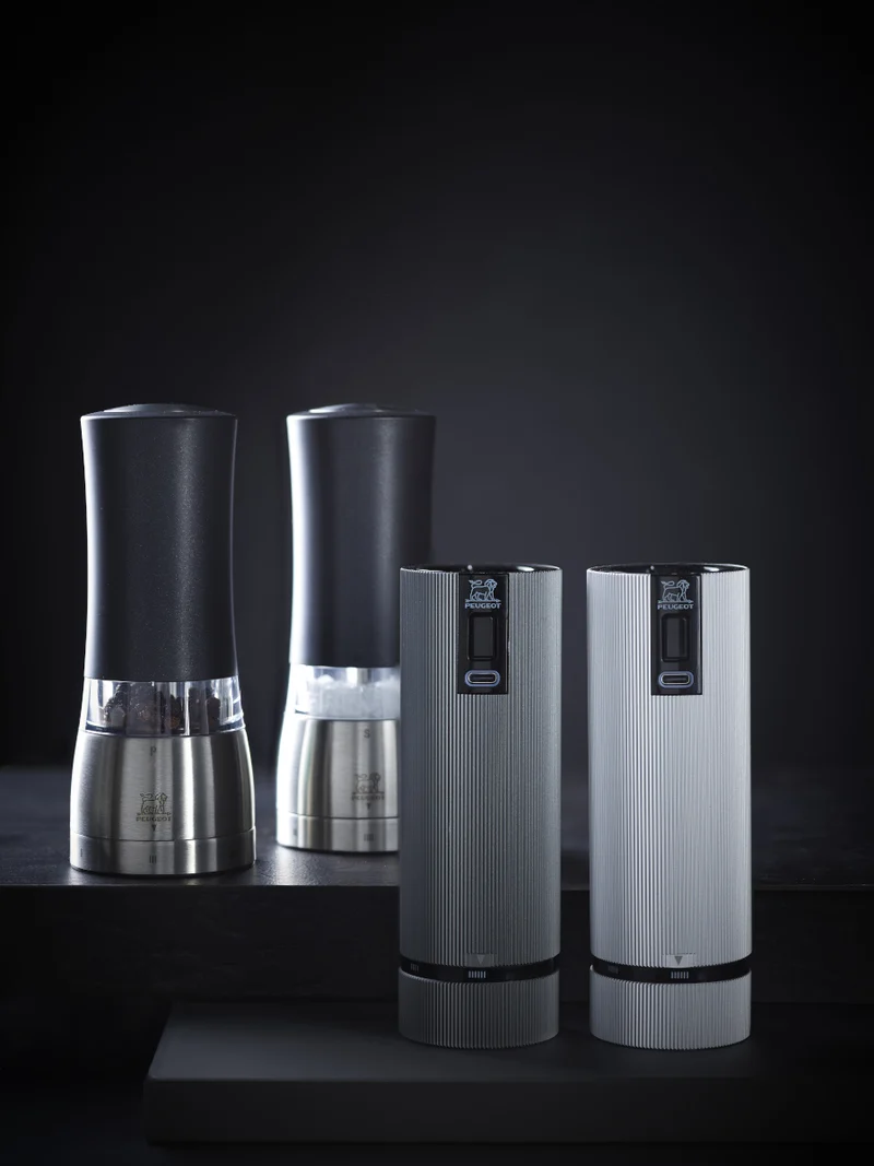 PEUGEOT LINE Pfeffermühle elektrisch Aluminium/Carbon u'Select 15 cm