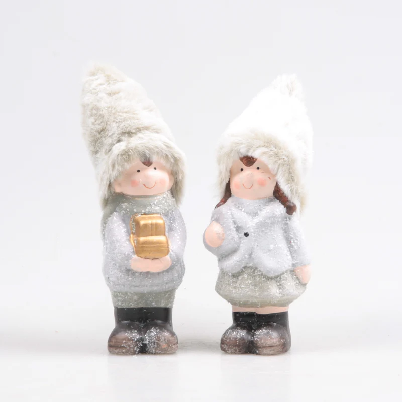 JUNGE UND MÄDCHEN STEHEND GRÜN 6,5X17 CM KERAMIK SORTIERT - PRO STÜCK