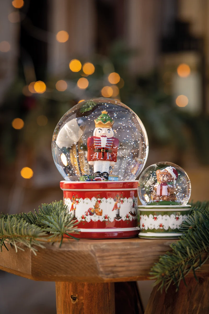 Villeroy & Boch Christmas Toys Schneekugel klein Bär