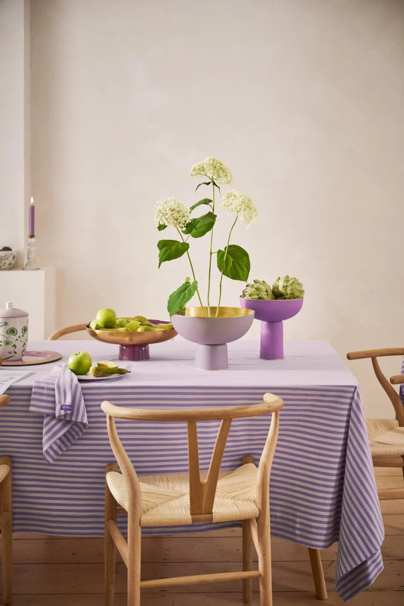 PIP STUDIO Lily&Lotus Tischdecke Stripes lila 160x250cm