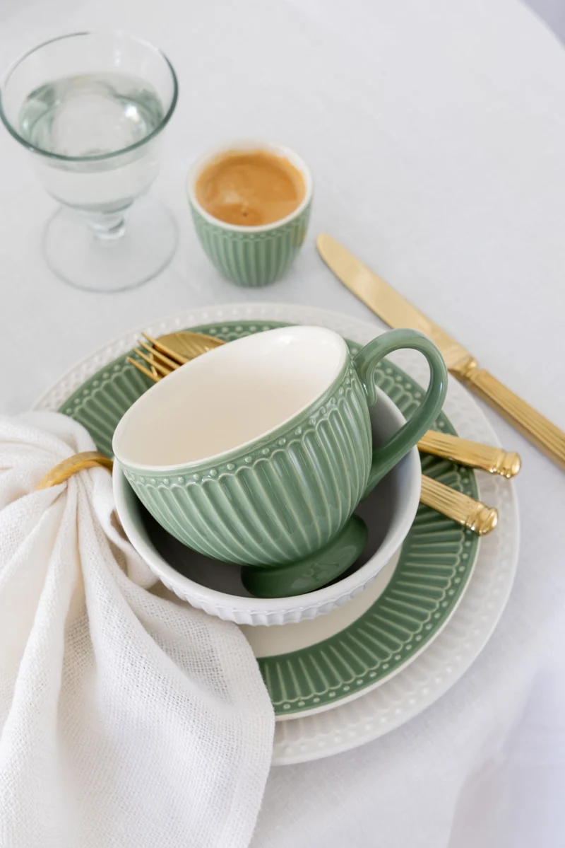 Greengate Alice Krug dusty green 0,5l