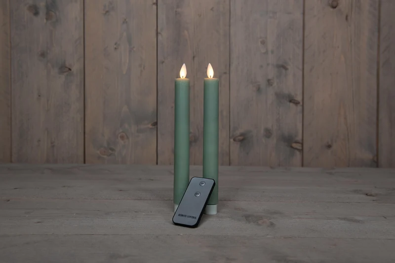 TISCHKERZE B.O. 2 STÜCK JADEGRÜN RUSTIKAL WACHS 23CM BEWEGLICHE FLAMME MIT FERNBEDIENUNG 2X2AA