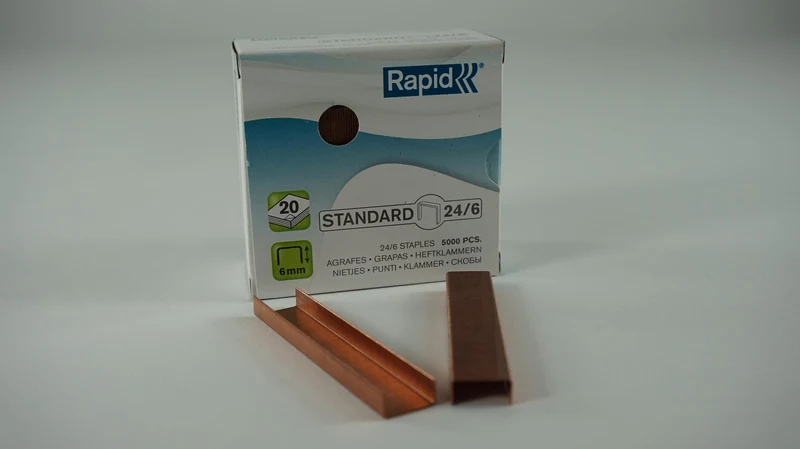 Box mit 5000 Kupferklammern Rapid