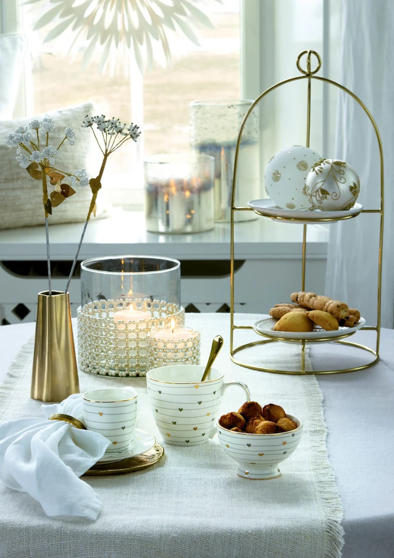 Greengate Grace Tischläufer bestickt white 140x45cm