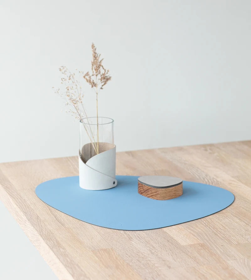 LIND DNA NUPO Tischset Curve L cool blue 37 x 44 cm