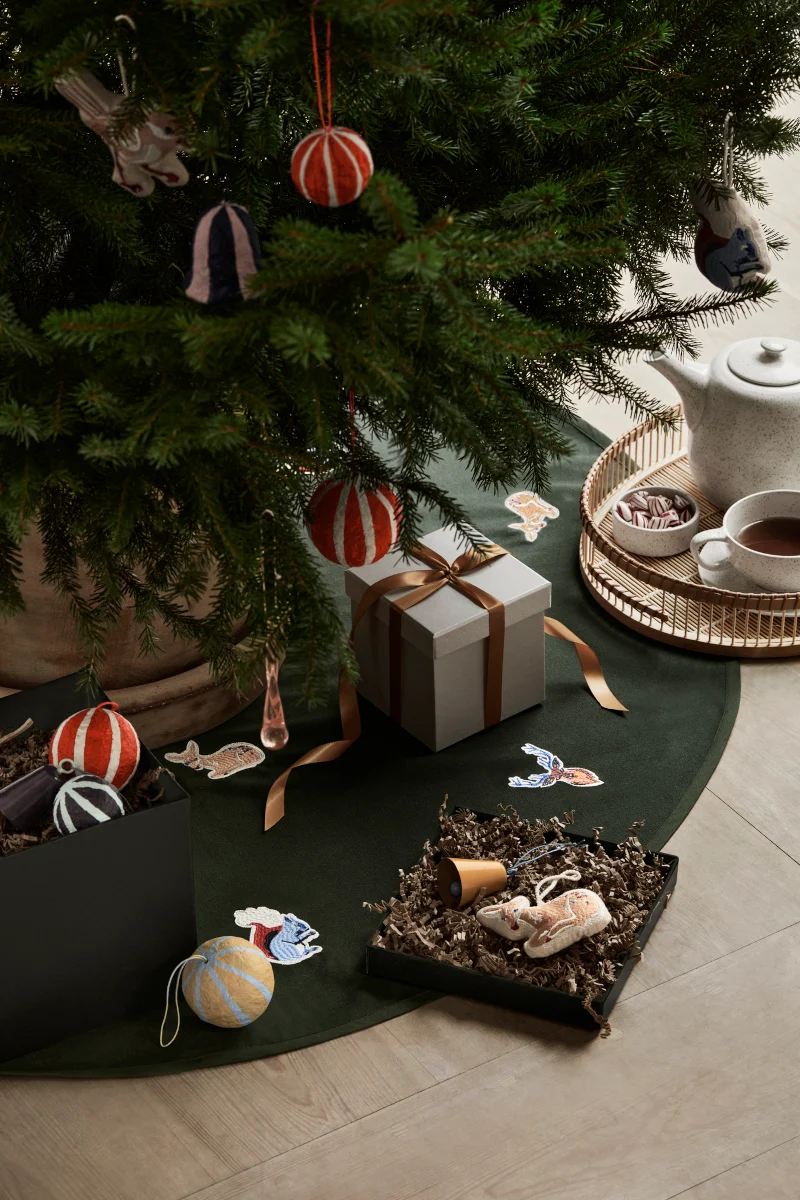 Broste Copenhagen DEER Weihnachtsbaumdecke forest green 120 cm