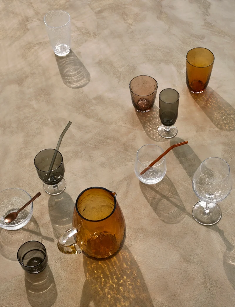 Broste Copenhagen HAMMERED Trinkglas amber 0,335 l (1 Stück)