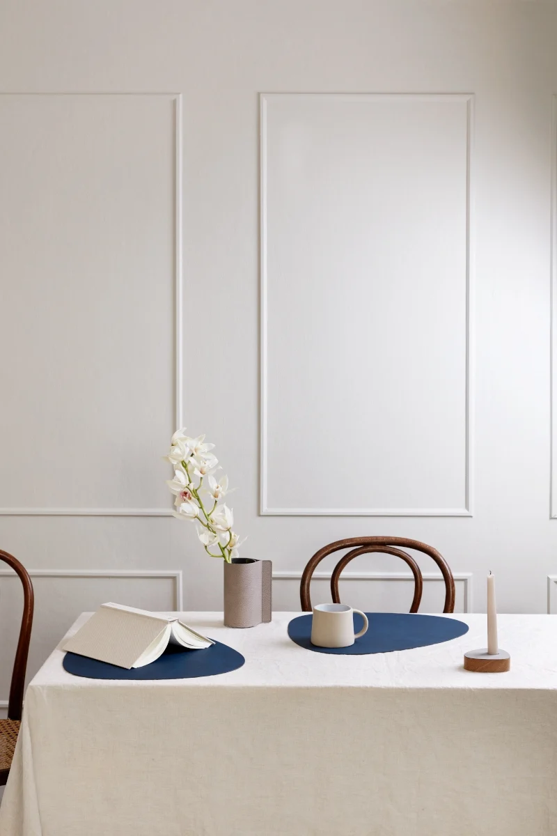 LIND DNA NUPO Tischset Curve L midnight blue 37 x 44 cm